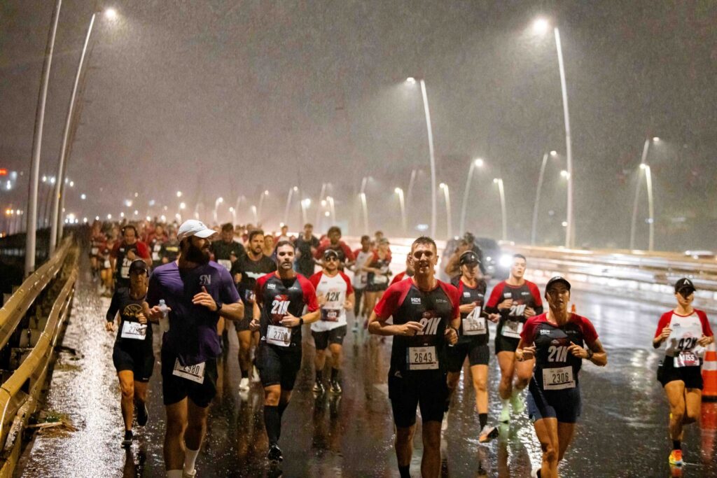 Maratona de Floripa celebra sua 15ª edição com cenário deslumbrante e clima perfeito para registros