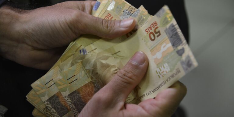 Consulta ao Abono Salarial estará disponível a partir de amanhã