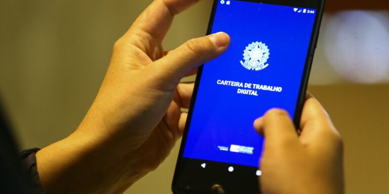 Saiba como consultar se tem direito ao abono salarial PIS/Pasep 2026