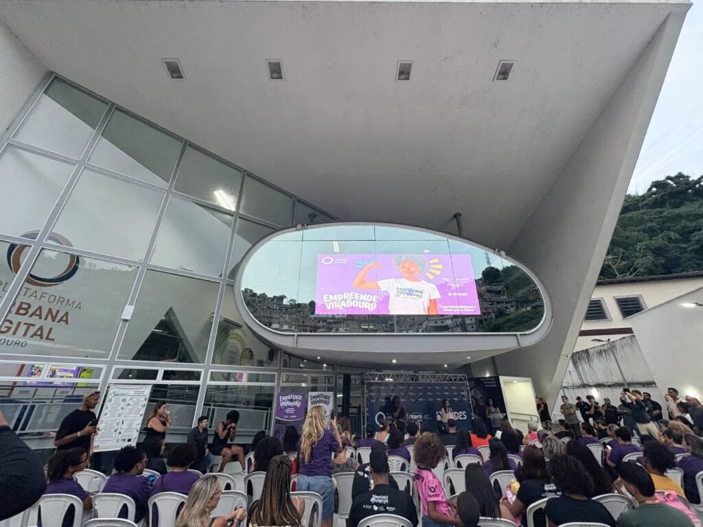 BNDES Periferias apoia 1,2 mil mulheres e jovens empreendedores no Complexo do Viradouro, em Niterói (RJ)