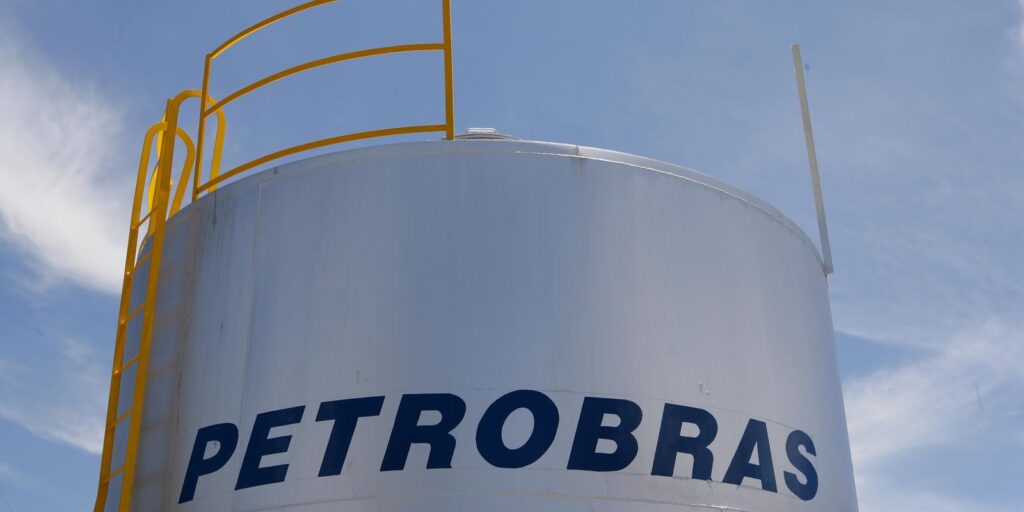 Distribuidoras pedem mais importação de diesel pela Petrobras