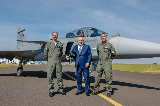 F-39E Gripen: Lula batiza primeiro caça produzido no Brasil