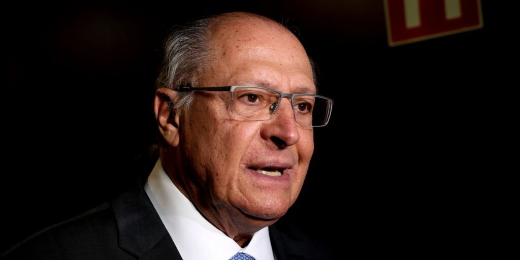 Governo prioriza abastecimento e segurar preço do diesel, diz Alckmin