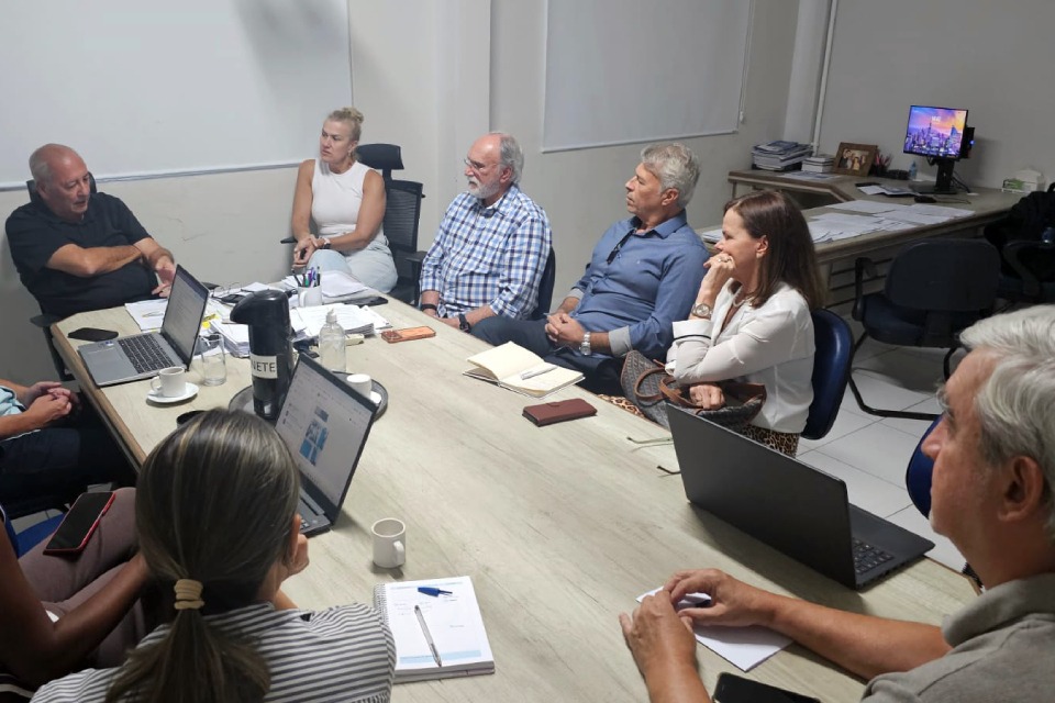 FloripAmanhã apresenta Programa Floripa +100 à Secretaria de Saúde e avança articulação sobre longevidade na Capital