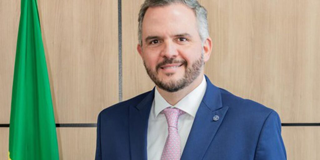 Governo prepara medidas para amenizar reajuste do querosene de aviação