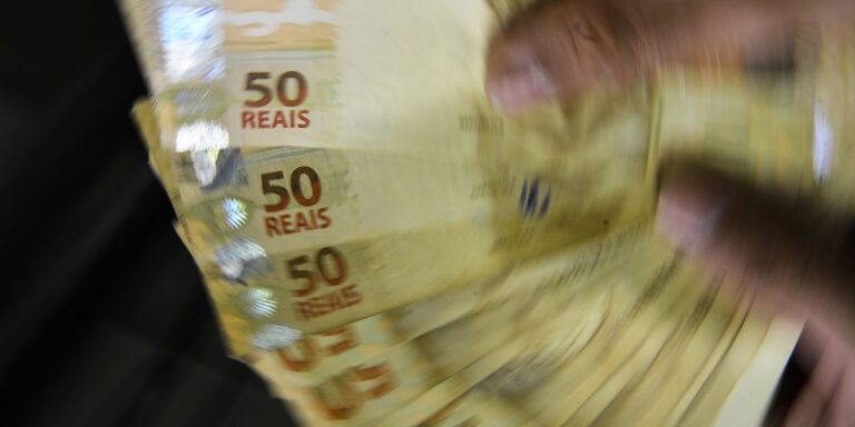 Poupança tem retirada líquida de R$ 11,1 bilhões em março