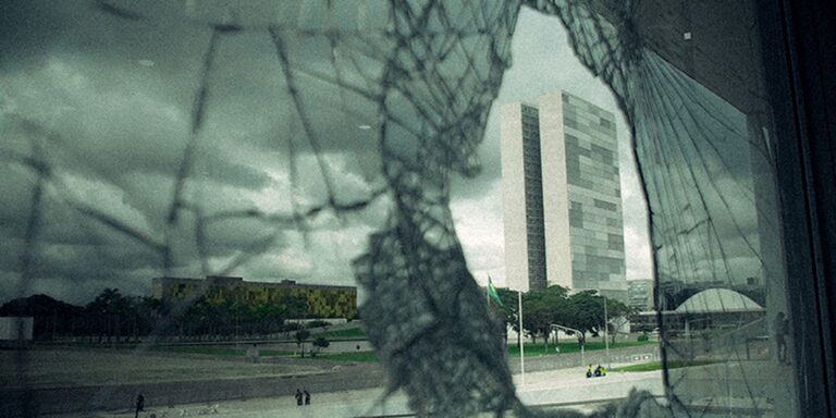 Petra Costa é finalista em categoria do Prêmio Emmy de Documentários